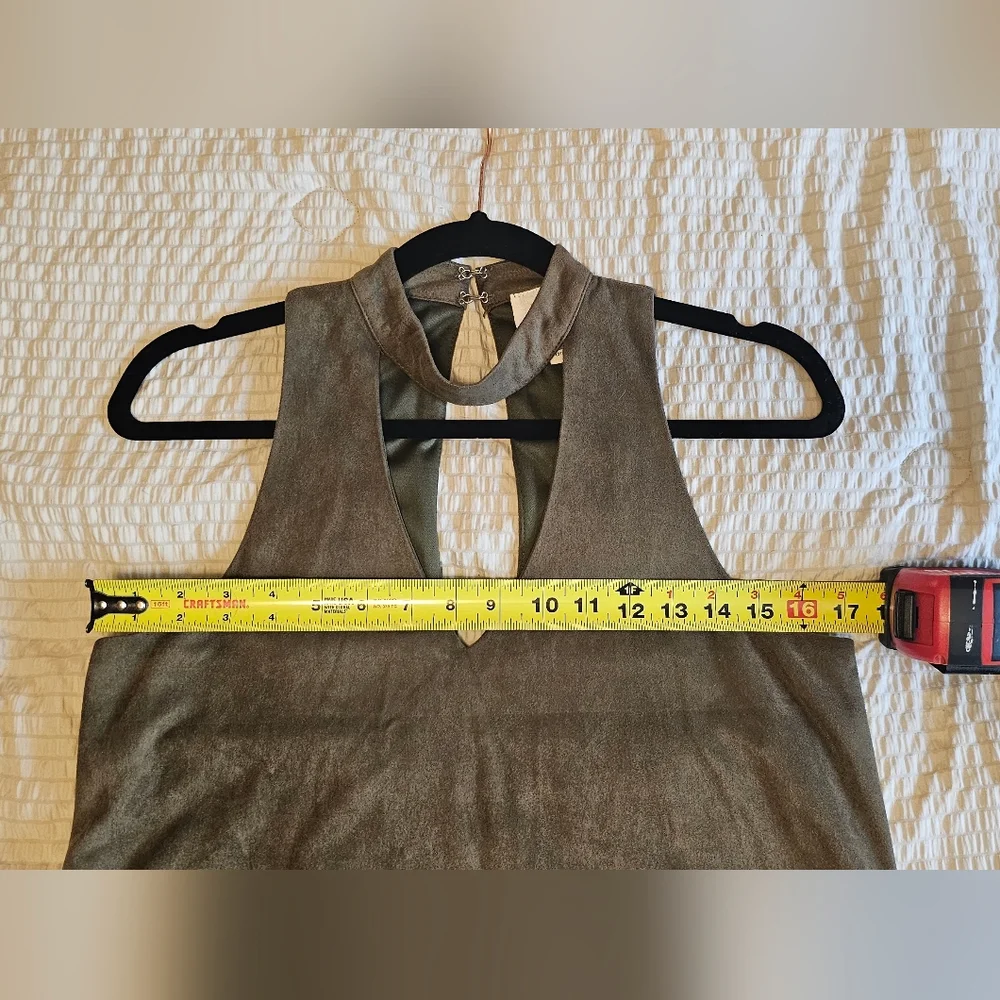 First Love - Elegant Olive Green Sleeveless Dress - Picture 4 of 8